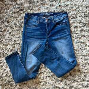 Women’s American Eagle jeggings.